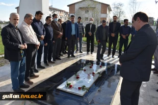 به مناسبت آغاز هفته بسیج ادای احترام  پرسنل دانشکده شهید چمران دانشگاه فنی و حرفه استان گیلان به شهید گمنام دفاع مقدس دانشکده
 5