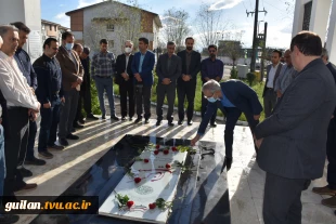 به مناسبت آغاز هفته بسیج ادای احترام  پرسنل دانشکده شهید چمران دانشگاه فنی و حرفه استان گیلان به شهید گمنام دفاع مقدس دانشکده
 6