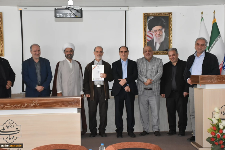 تجلیل از سرآمدان آموزشی واحد استانی گیلان دانشکده ملی مهارت شهید چمران رشت برگزارشد
 19