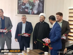 تجلیل از اساتید و همکاران آموزشی به مناسبت روز معلم و استاد 4