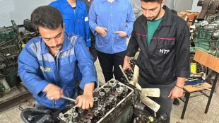 اولین دوره مسابقات تعمیر موتور دیزل دریایی مختص دانشجویان مکانیک موتورهای دریایی در آموزشکده ملی مهارت بندر انزلی
 3
