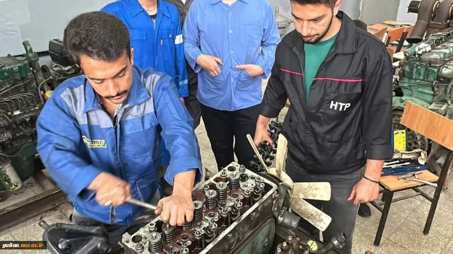 اولین دوره مسابقات تعمیر موتور دیزل دریایی مختص دانشجویان مکانیک موتورهای دریایی در آموزشکده ملی مهارت بندر انزلی
 3