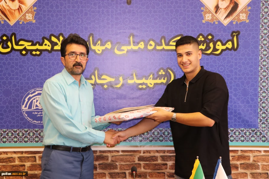 جلسه هم اندیشی ریاست آموزشکده با  دانشجویان فعال کانون ها و انجمن های علمی آموزشکده ملی مهارت شهید رجایی لاهیجان
 7